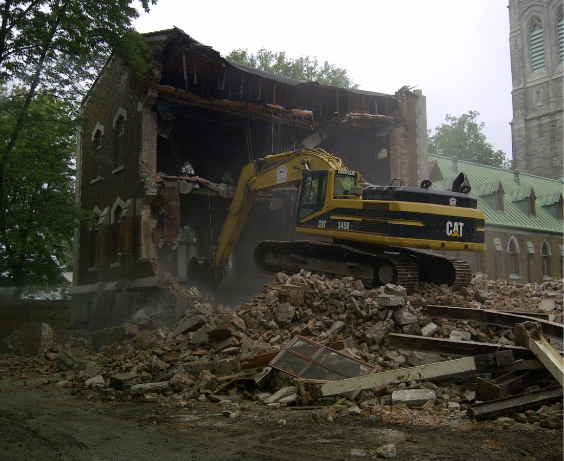 Démolition complète de bâtiment